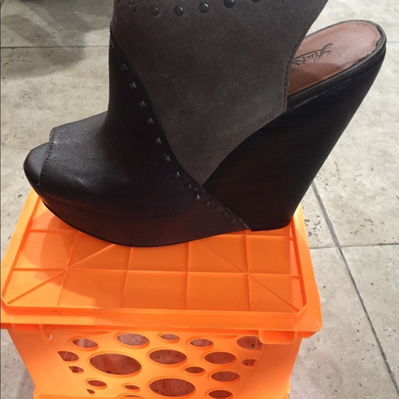 Lucky Brand wedges - Picture 3 of 4